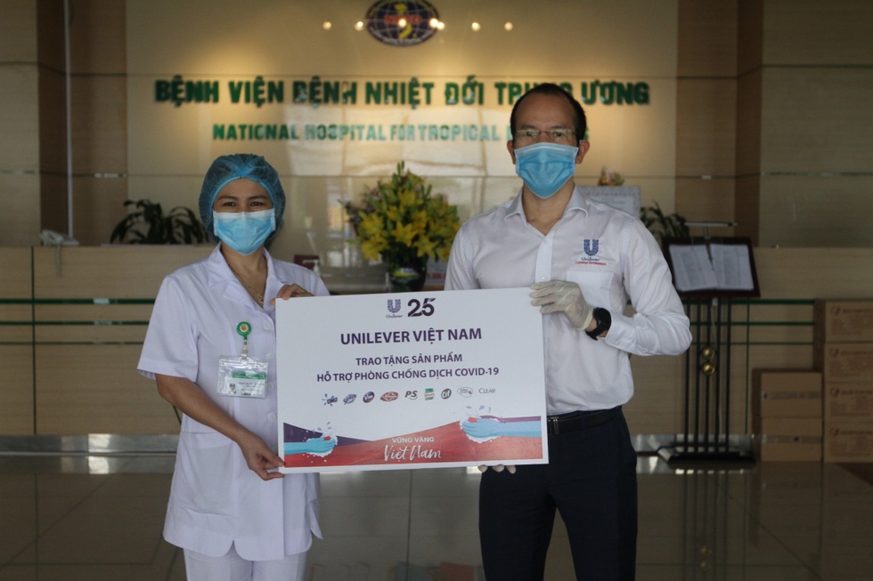 Những chuyến hàng Unilever đến với tuyến đầu chống dịch - Ảnh 2. Những chuyến hàng Unilever đến với tuyến đầu chống dịch - Ảnh 2.