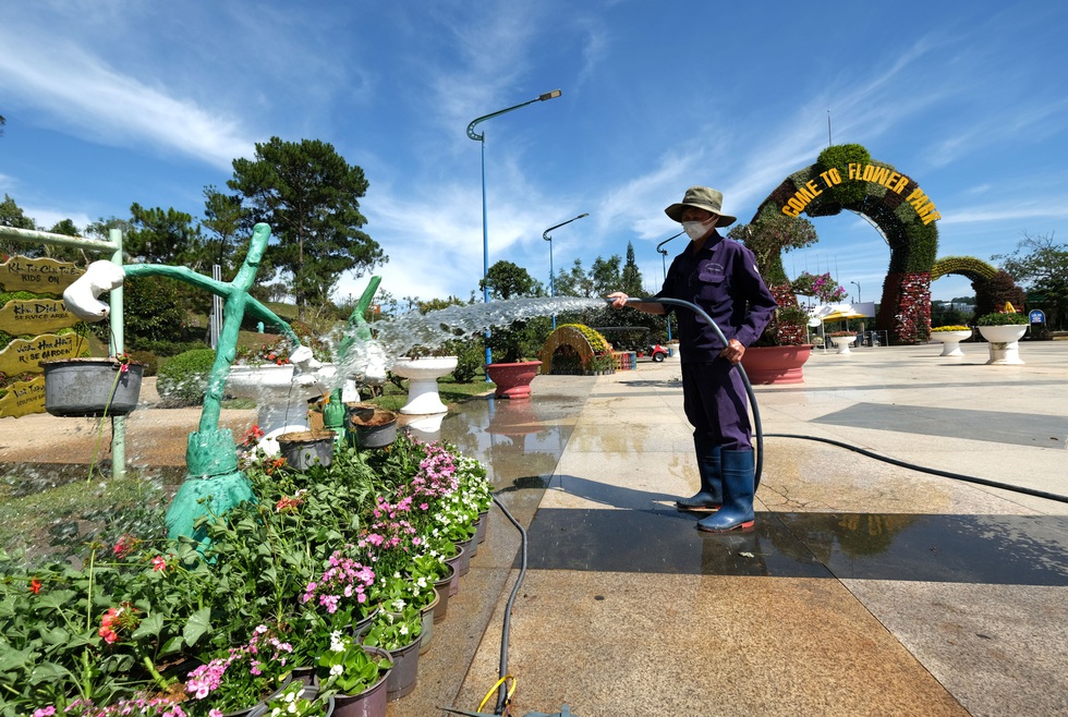 Đà Lạt cởi mở, nhiều nơi đắn đo - Ảnh 1. Đà Lạt cởi mở, nhiều nơi đắn đo - Ảnh 1.