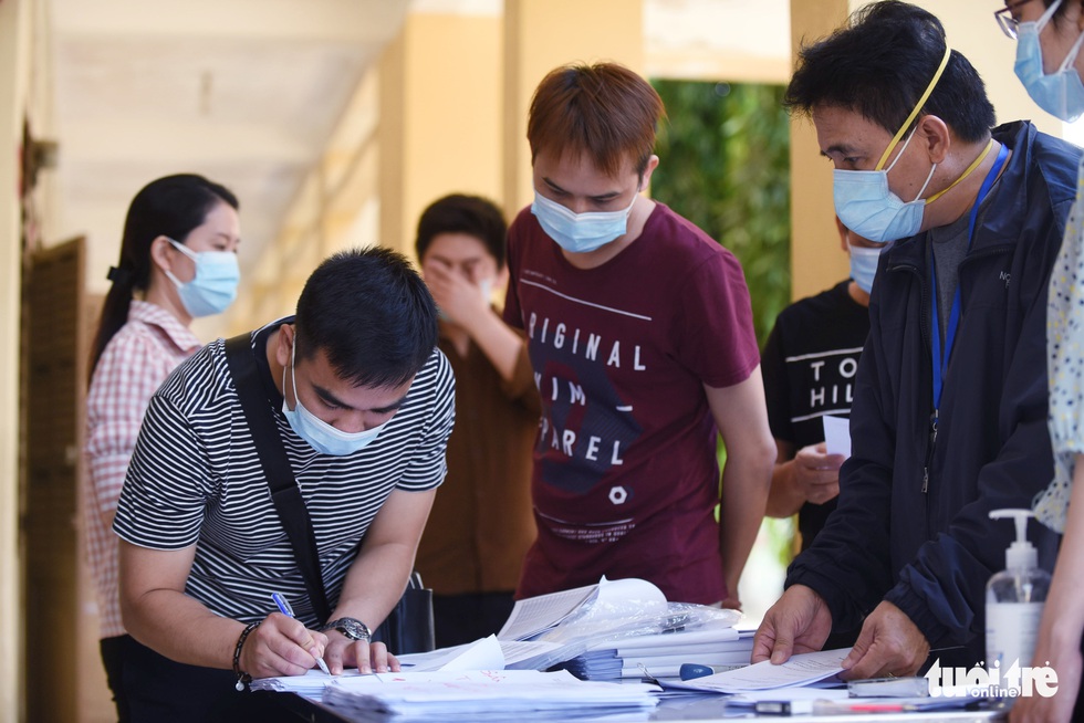 TP.HCM: 930 người hoàn thành cách ly được về nhà - Ảnh 8. TP.HCM: 930 người hoàn thành cách ly được về nhà - Ảnh 8.