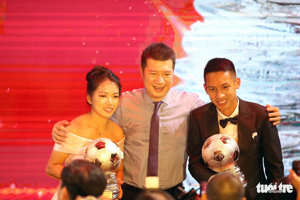 Đỗ Hùng Dũng: Tôi chưa bao giờ nghĩ đến danh hiệu Quả bóng vàng - Ảnh 7. Đỗ Hùng Dũng: Tôi chưa bao giờ nghĩ đến danh hiệu Quả bóng vàng - Ảnh 7.