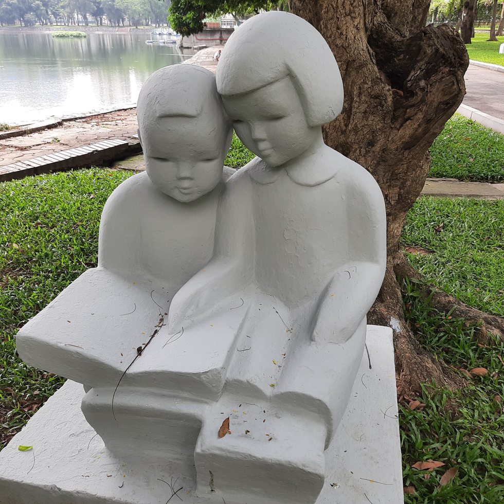 Để việc mặc quần và tô màu cho tượng không tái diễn - Ảnh 10. Để việc mặc quần và tô màu cho tượng không tái diễn - Ảnh 10.