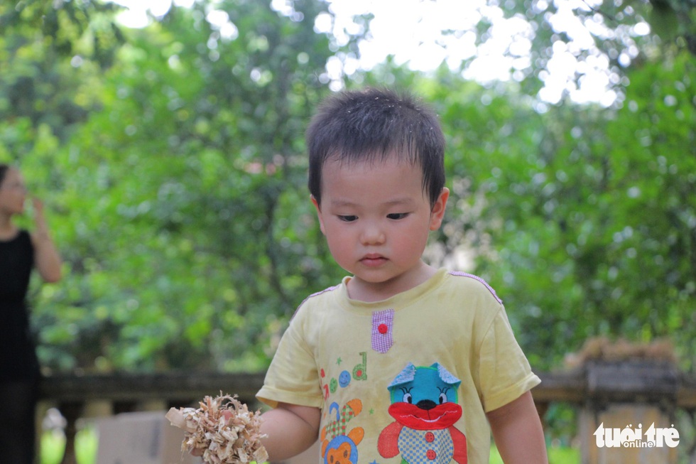 Tuổi thơ hồn nhiên ở vương quốc tái chế - Ảnh 9. Tuổi thơ hồn nhiên ở vương quốc tái chế - Ảnh 9.