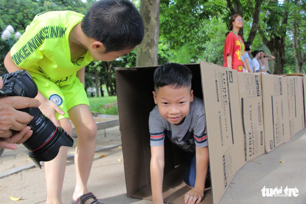 Tuổi thơ hồn nhiên ở vương quốc tái chế - Ảnh 5. Tuổi thơ hồn nhiên ở vương quốc tái chế - Ảnh 5.