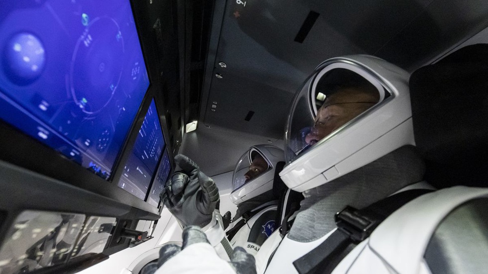 Hành trình từ 1% thành công đến cột mốc lịch sử của SpaceX - Ảnh 7. Hành trình từ 1% thành công đến cột mốc lịch sử của SpaceX - Ảnh 7.