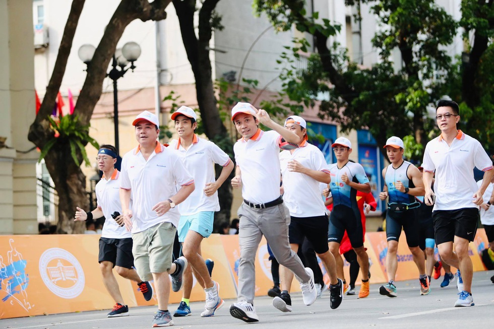 Giải chạy bộ hưởng ứng ngày không tiền mặt 2020: Ngày đầu háo hức - Ảnh 9. Giải chạy bộ hưởng ứng ngày không tiền mặt 2020: Ngày đầu háo hức - Ảnh 9.