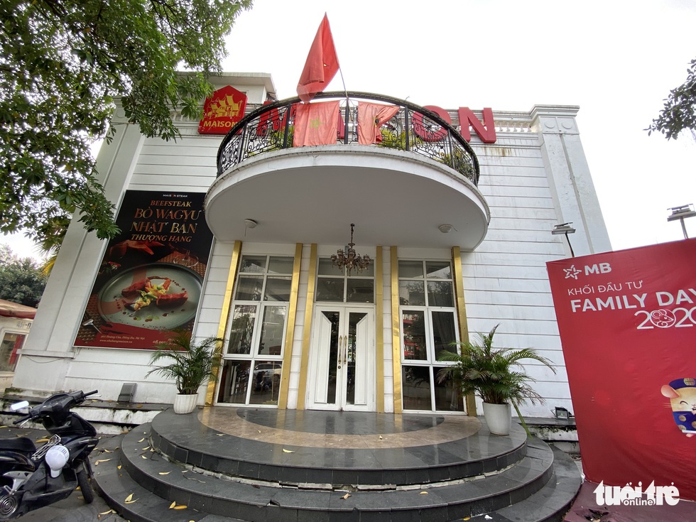 Hồ Đống Đa vắng người hóng mát sau nhiều năm bị băm nát để kinh doanh - Ảnh 4. Hồ Đống Đa vắng người hóng mát sau nhiều năm bị băm nát để kinh doanh - Ảnh 4.