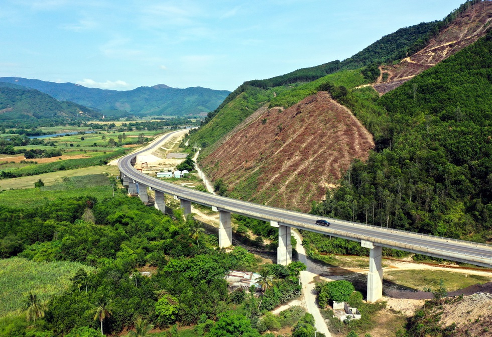 Cao tốc Bắc - Nam đắt đỏ: Bộ Giao thông vận tải có tùy tiện? - Ảnh 1.