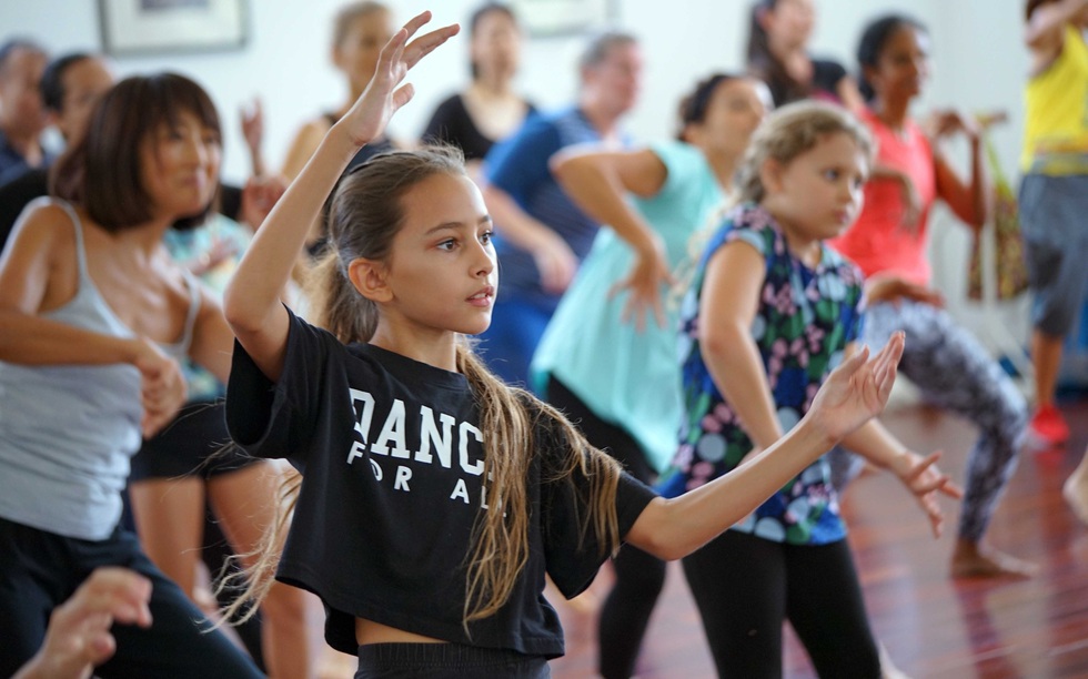 Lan tỏa cảm hứng Beyond Dancing - Trên cả nhảy múa - Ảnh 1. Lan tỏa cảm hứng Beyond Dancing - Trên cả nhảy múa - Ảnh 1.