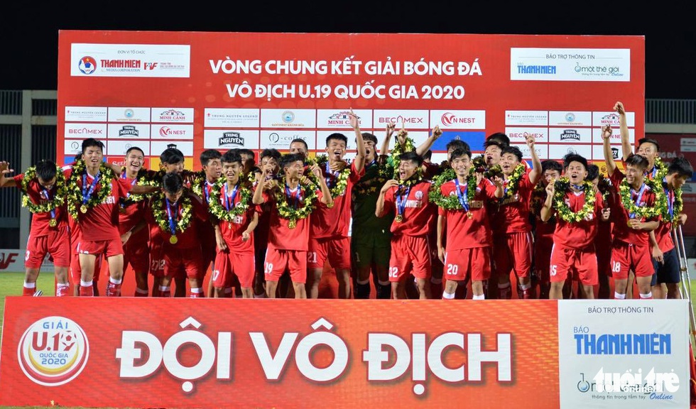 Hàng thủ mơ ngủ, Hoàng Anh Gia Lai lần thứ 3 lỡ hẹn chức vô địch U19 quốc gia - Ảnh 5. Hàng thủ mơ ngủ, Hoàng Anh Gia Lai lần thứ 3 lỡ hẹn chức vô địch U19 quốc gia - Ảnh 5.