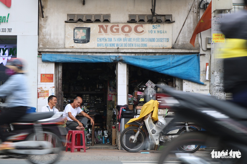 Người giữ âm thanh cũ ở Sài Gòn - Ảnh 6. Người giữ âm thanh cũ ở Sài Gòn - Ảnh 6.