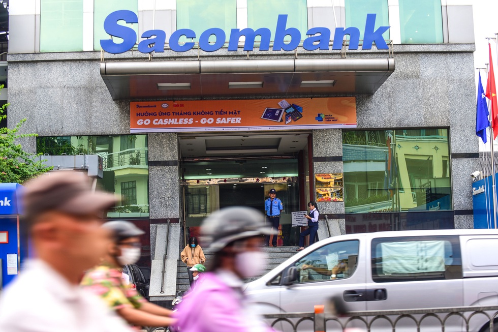 Sôi động Ngày không tiền mặt trên các billboard và băngrôn - Ảnh 7. Sôi động Ngày không tiền mặt trên các billboard và băngrôn - Ảnh 7.