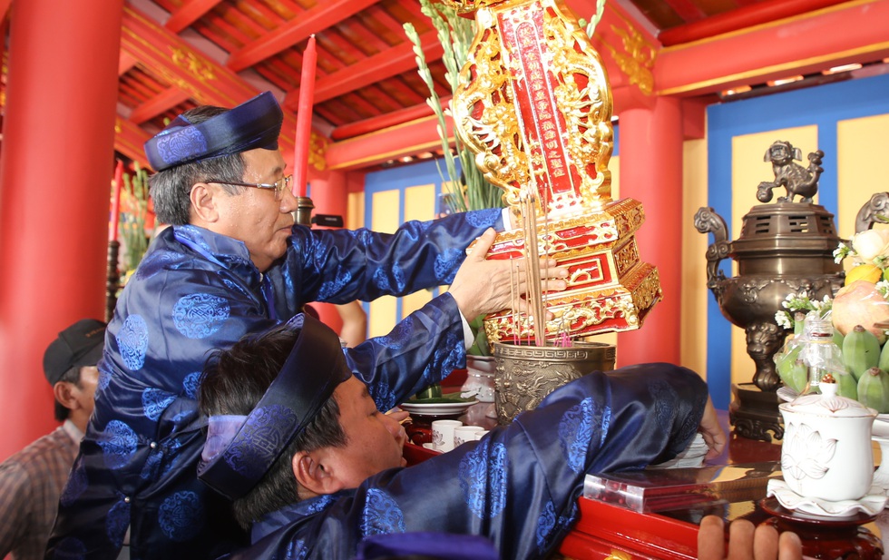 Rước Long vị vua Hàm Nghi trở về thành Tân Sở - Ảnh 8. Rước Long vị vua Hàm Nghi trở về thành Tân Sở - Ảnh 8.