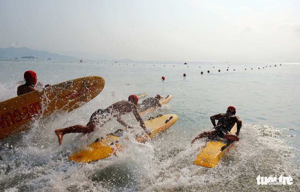 Chơi xả hơi trọn mùa hè ở Nha Trang, một trong những vịnh đẹp nhất thế giới - Ảnh 12. Chơi xả hơi trọn mùa hè ở Nha Trang, một trong những vịnh đẹp nhất thế giới - Ảnh 12.