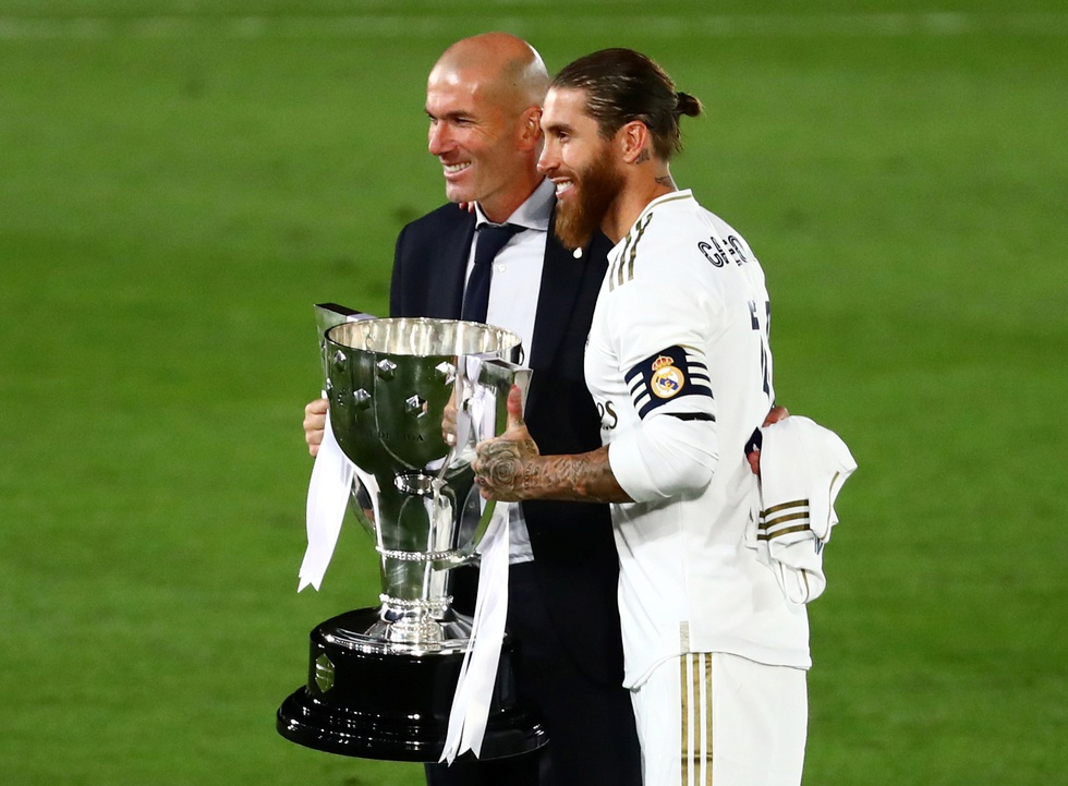 Real Madrid mở hội ăn mừng chức vô địch của mùa giải kéo dài 11 tháng - Ảnh 14. Real Madrid mở hội ăn mừng chức vô địch của mùa giải kéo dài 11 tháng - Ảnh 14.