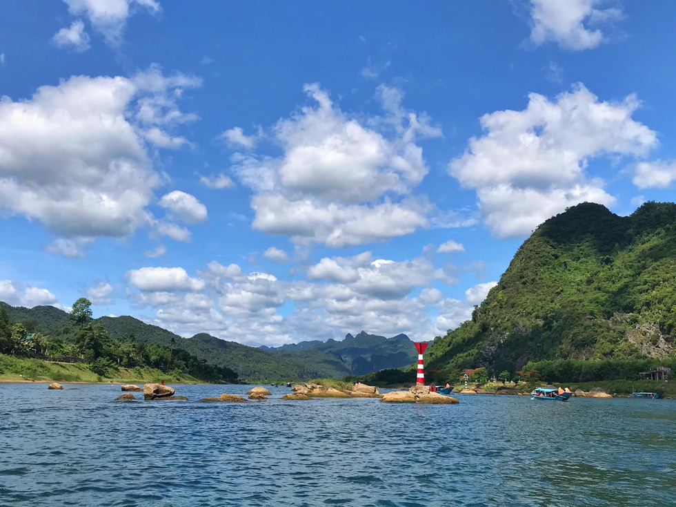 Đến Quảng Bình tắm mát suối Chày, Nước Moọc - Ảnh 6. Đến Quảng Bình tắm mát suối Chày, Nước Moọc - Ảnh 6.
