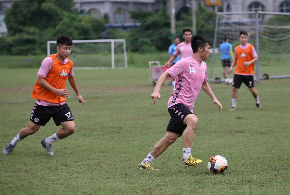 Bộ đôi vô địch AFF Cup 2008 Tấn Tài - Thành Lương tái hợp trong buổi tập ở TP.HCM - Ảnh 4. Bộ đôi vô địch AFF Cup 2008 Tấn Tài - Thành Lương tái hợp trong buổi tập ở TP.HCM - Ảnh 4.