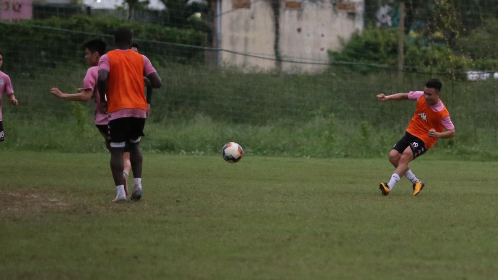 Bộ đôi vô địch AFF Cup 2008 Tấn Tài - Thành Lương tái hợp trong buổi tập ở TP.HCM - Ảnh 8. Bộ đôi vô địch AFF Cup 2008 Tấn Tài - Thành Lương tái hợp trong buổi tập ở TP.HCM - Ảnh 8.