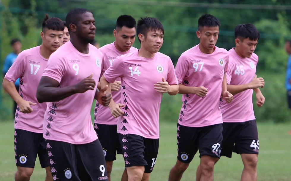 Bộ đôi vô địch AFF Cup 2008 Tấn Tài - Thành Lương tái hợp trong buổi tập ở TP.HCM - Ảnh 2. Bộ đôi vô địch AFF Cup 2008 Tấn Tài - Thành Lương tái hợp trong buổi tập ở TP.HCM - Ảnh 2.
