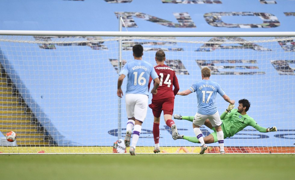 Chùm ảnh: Man City chào tân vương Liverpool, tặng luôn trận thua muối mặt - Ảnh 6. Chùm ảnh: Man City chào tân vương Liverpool, tặng luôn trận thua muối mặt - Ảnh 6.