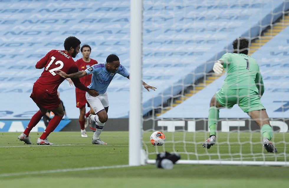 Chùm ảnh: Man City chào tân vương Liverpool, tặng luôn trận thua muối mặt - Ảnh 5. Chùm ảnh: Man City chào tân vương Liverpool, tặng luôn trận thua muối mặt - Ảnh 5.