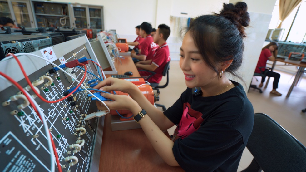 19h tối nay phát sóng Khám phá trường học tại Trường CĐ Kỹ nghệ II - Ảnh 1. 19h tối nay phát sóng Khám phá trường học tại Trường CĐ Kỹ nghệ II - Ảnh 1.