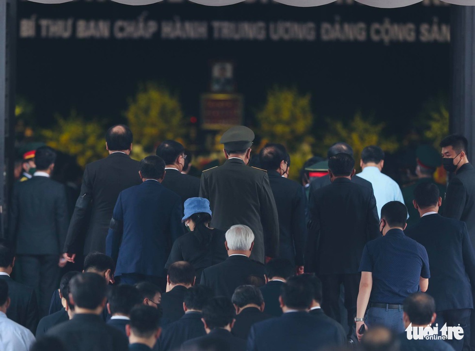 Tiễn đưa nguyên Tổng bí thư Lê Khả Phiêu về miền cao xanh - Ảnh 12. Tiễn đưa nguyên Tổng bí thư Lê Khả Phiêu về miền cao xanh - Ảnh 12.