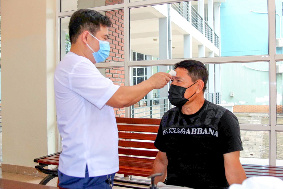 U22 Việt Nam chính thức tập trung, nín thở chờ kết quả xét nghiệm COVID-19 - Ảnh 2. U22 Việt Nam chính thức tập trung, nín thở chờ kết quả xét nghiệm COVID-19 - Ảnh 2.