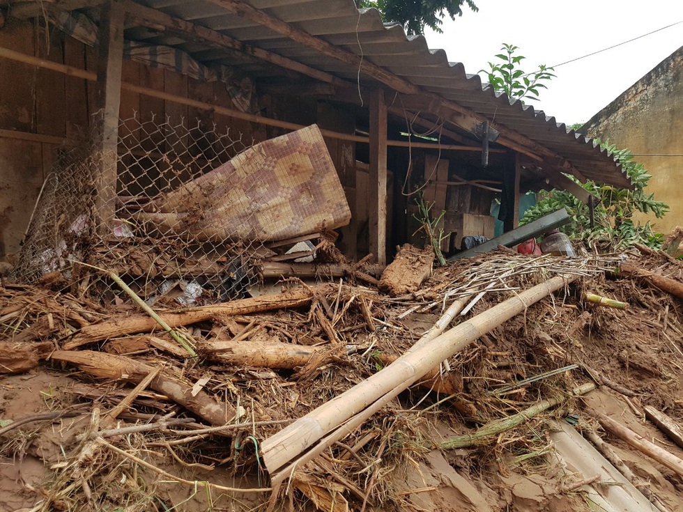 Lũ ống ập về, Trường tiểu học Nậm Nhừ tan hoang trước năm học mới - Ảnh 6. Lũ ống ập về, Trường tiểu học Nậm Nhừ tan hoang trước năm học mới - Ảnh 6.