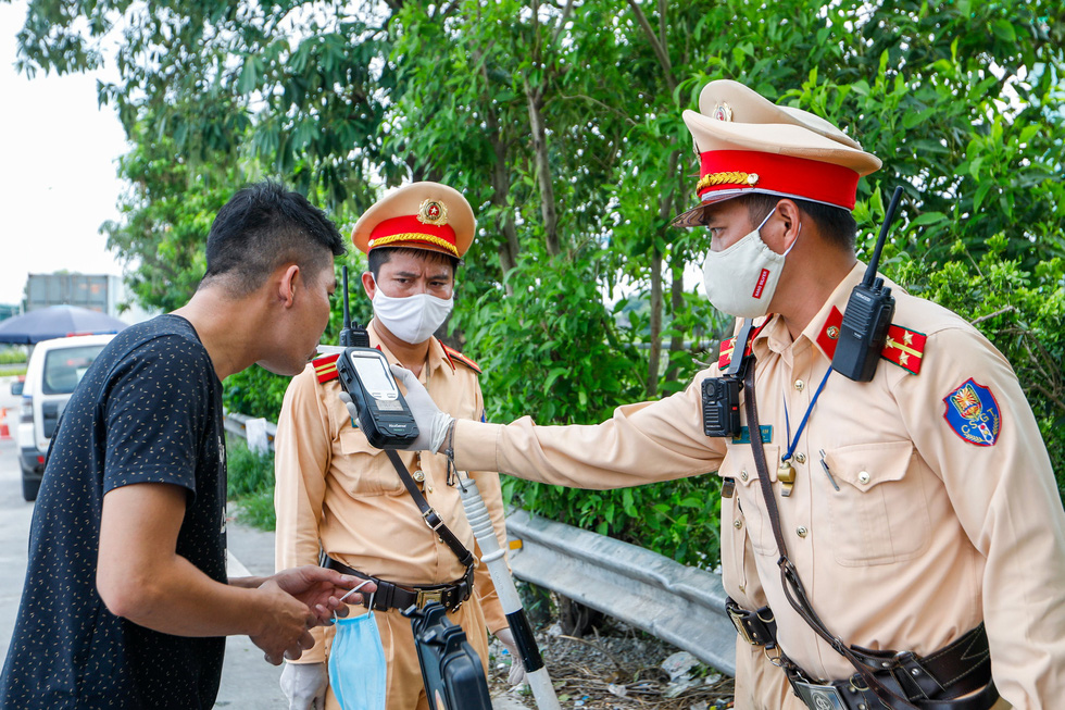 3 tuần, xử lý gần 90 tài xế dùng ma túy, hơn 9.300 ‘ma men’ - Ảnh 1.