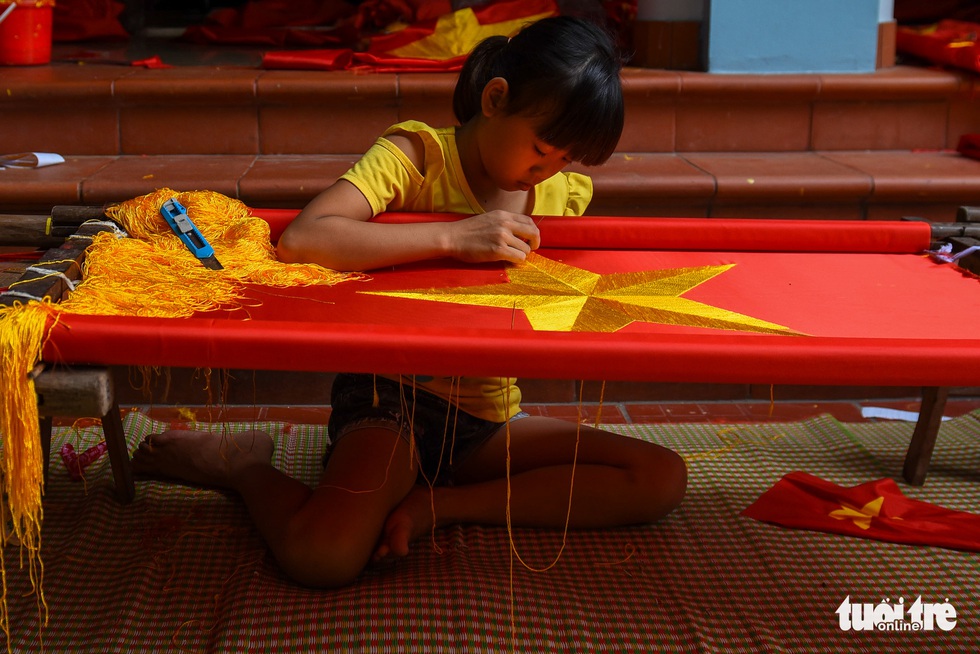 Người trẻ giữ sợi chỉ vàng thêu hồn dân tộc - Ảnh 6.