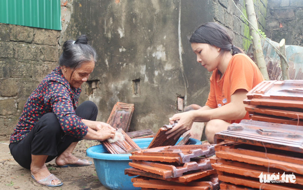 Người dân Hà Tĩnh ‘quay cuồng’ với lốc xoáy - Ảnh 10.