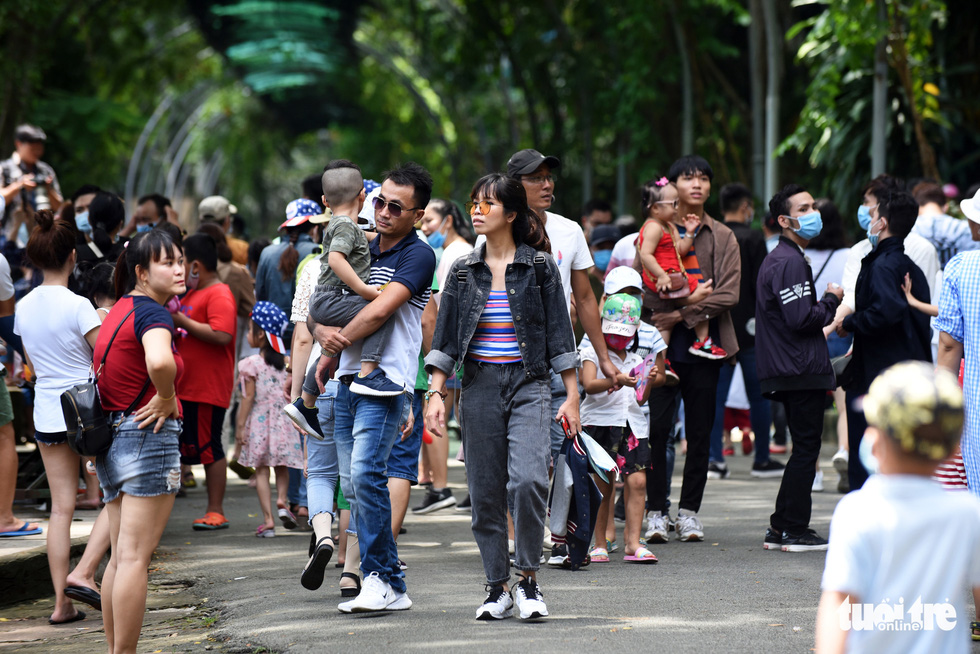 The Saigon Zoo and Botanical Gardens are full of visitors to the ceremony - Photo 5.