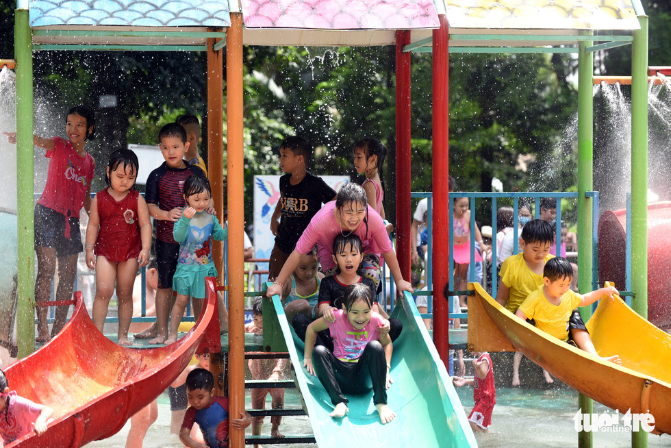 The Saigon Zoo and Botanical Gardens are full of visitors to the ceremony - Photo 7.