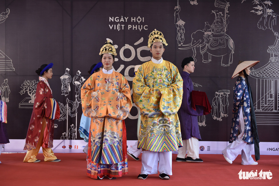 Young Saigon people enjoy participating in the ancient festival - Photo 3.