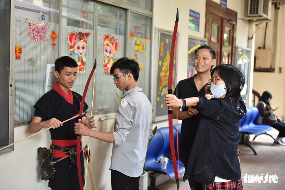 Bạn trẻ Sài Gòn thích thú tham gia ngày hội cổ phục - Ảnh 15.