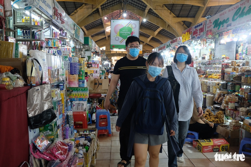 Giap Tet, customers come to support Ben Thanh market - Photo 15.