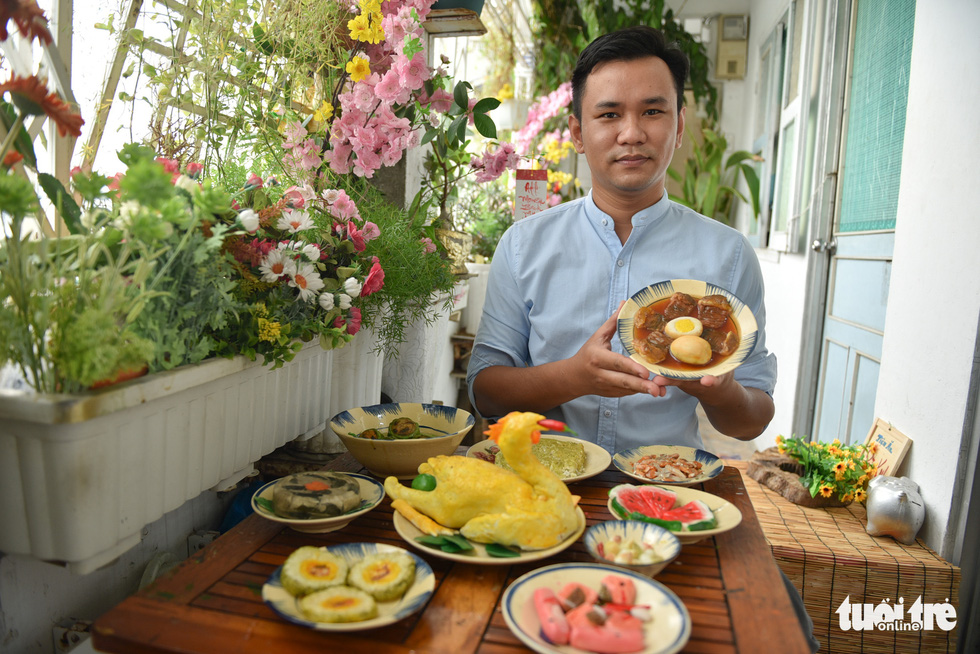 Chàng trai ‘nấu’ mâm cơm tết 3 miền nhìn ngon như thật... từ đất sét - Ảnh 15.