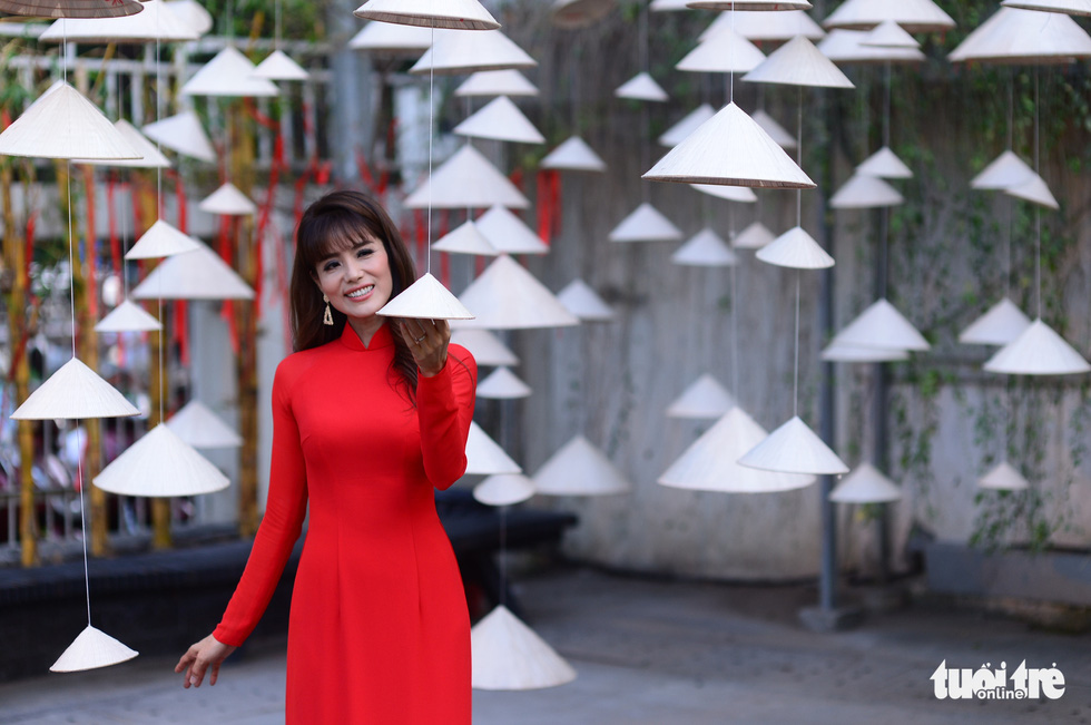 Văn nghệ sĩ diện áo mới du xuân lễ hội Tết Việt Tân Sửu 2021 - Ảnh 3.