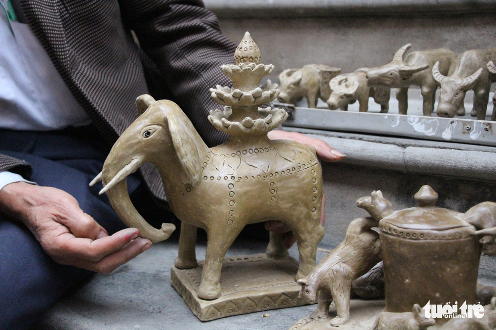 Wooden buffaloes and buffaloes in the South to 'welcome Tet' - Photo 11.