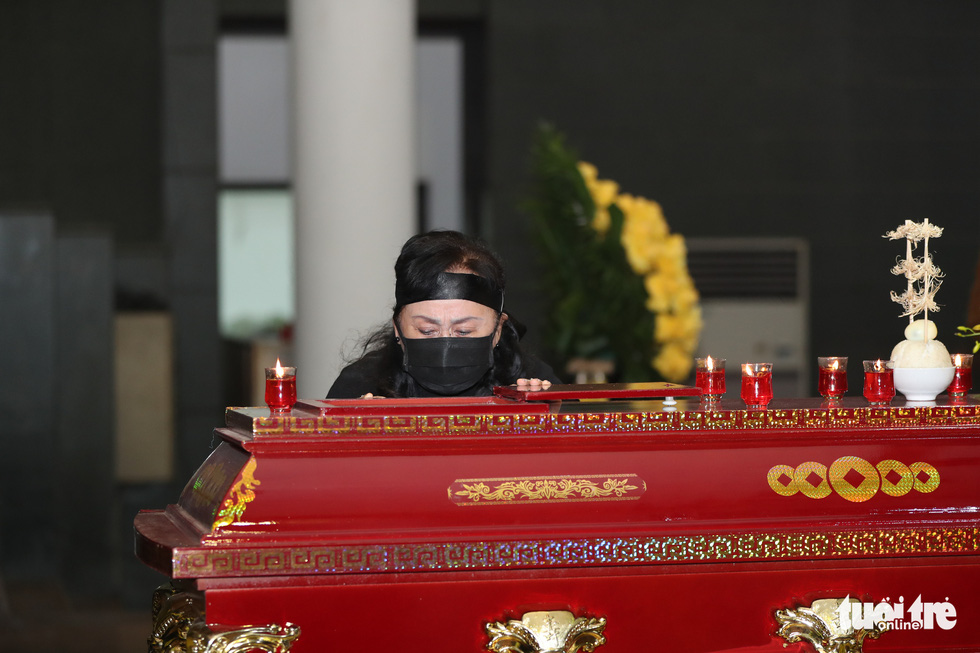 Xúc động tang lễ NSND Trung Kiên, gia đình từ chối nhận vòng hoa và phúng điếu - Ảnh 2.