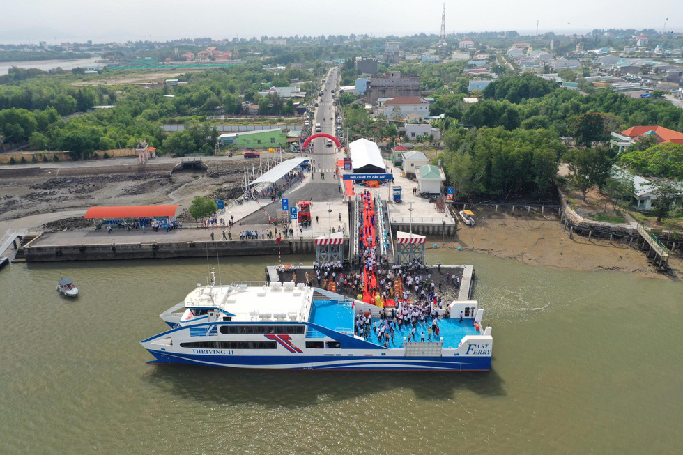 Tuyến phà biển Cần Giờ - Vũng Tàu ngày đầu khai trương - Ảnh 2.