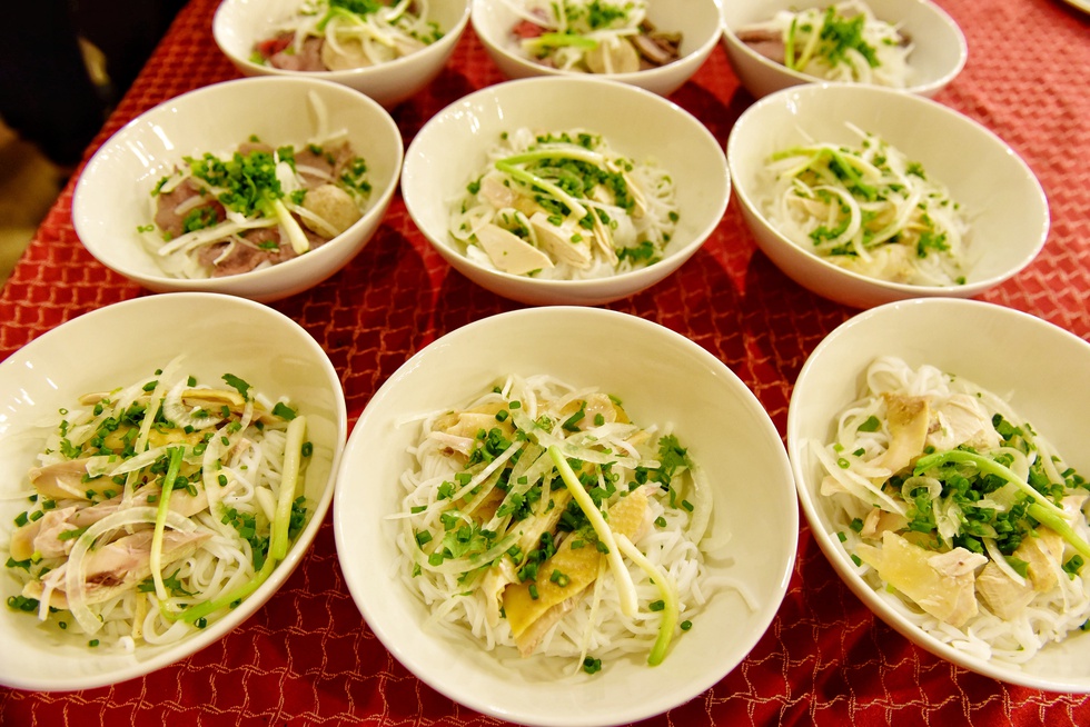 Phở đậm tình tặng y bác sĩ ngày rời TP.HCM - Ảnh 7. Phở đậm tình tặng y bác sĩ ngày rời TP.HCM - Ảnh 7.