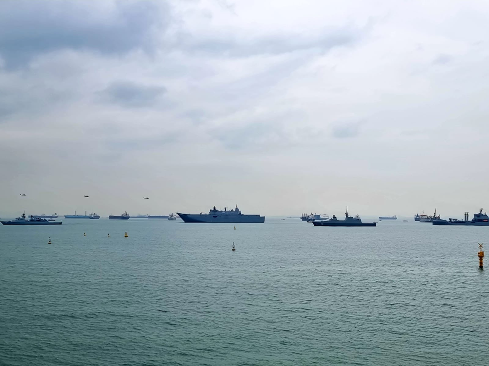 Duyệt binh tại Singapore kỷ niệm Hiệp ước phòng thủ ngũ cường - Ảnh 3. Duyệt binh tại Singapore kỷ niệm Hiệp ước phòng thủ ngũ cường - Ảnh 3.