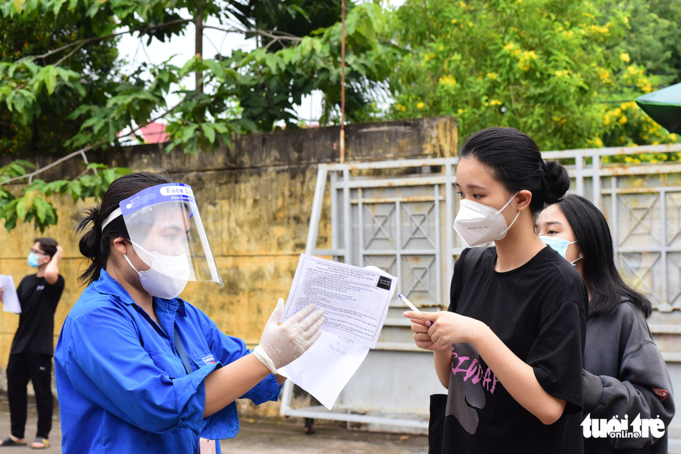 TP.HCM chính thức tiêm vắc xin ngừa COVID-19 cho học sinh - Ảnh 2.