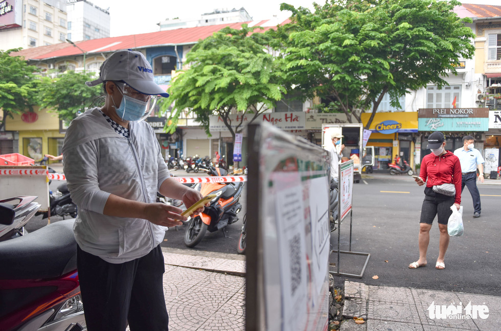 Image of Ben Thanh market reopening - Photo 2.