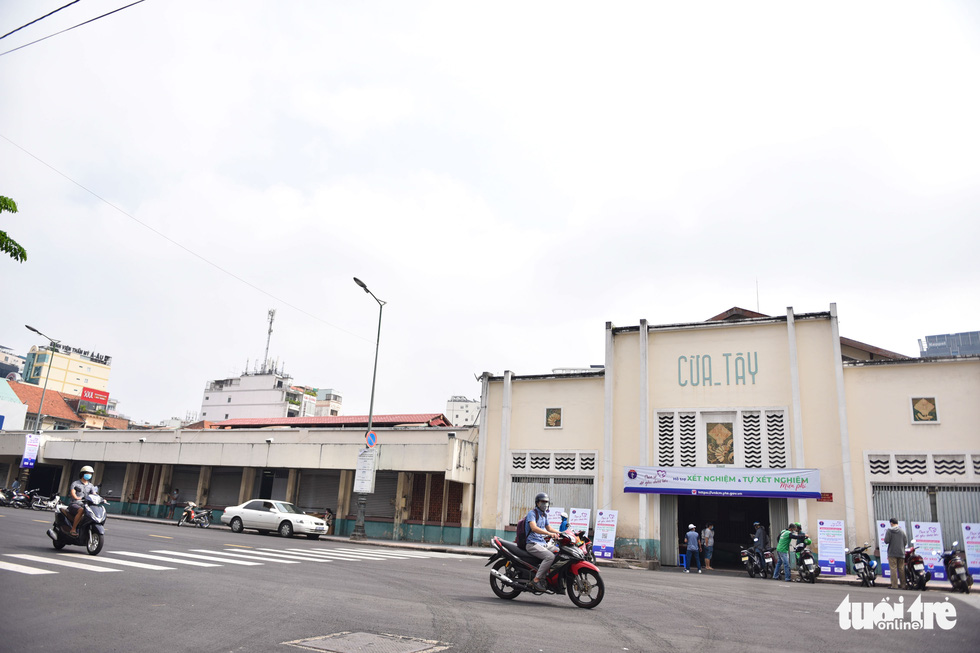 Image of Ben Thanh market reopening - Photo 10.