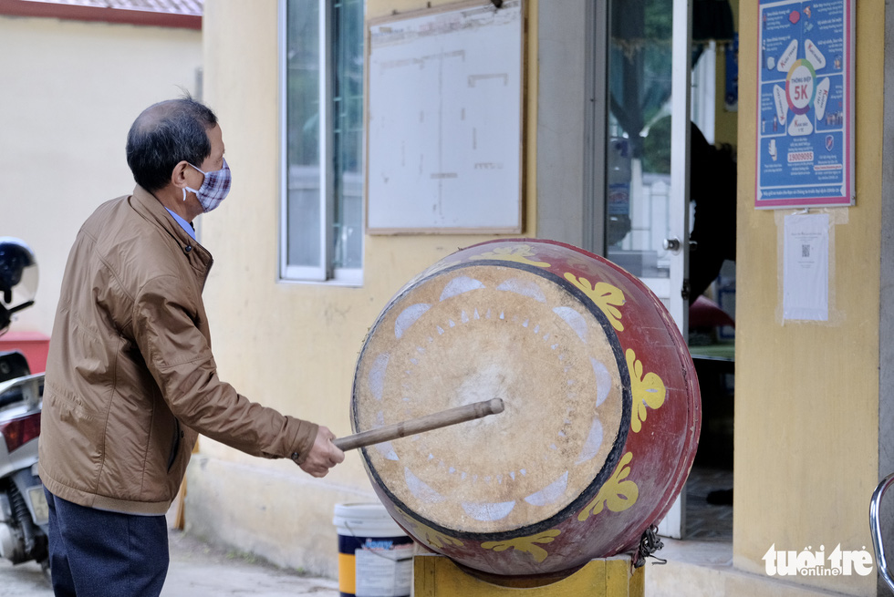 Học sinh lớp 9 ở 17 huyện, thị xã của Hà Nội đi học lại: ‘Vui quá em đi sớm 1 tiếng’ - Ảnh 5.