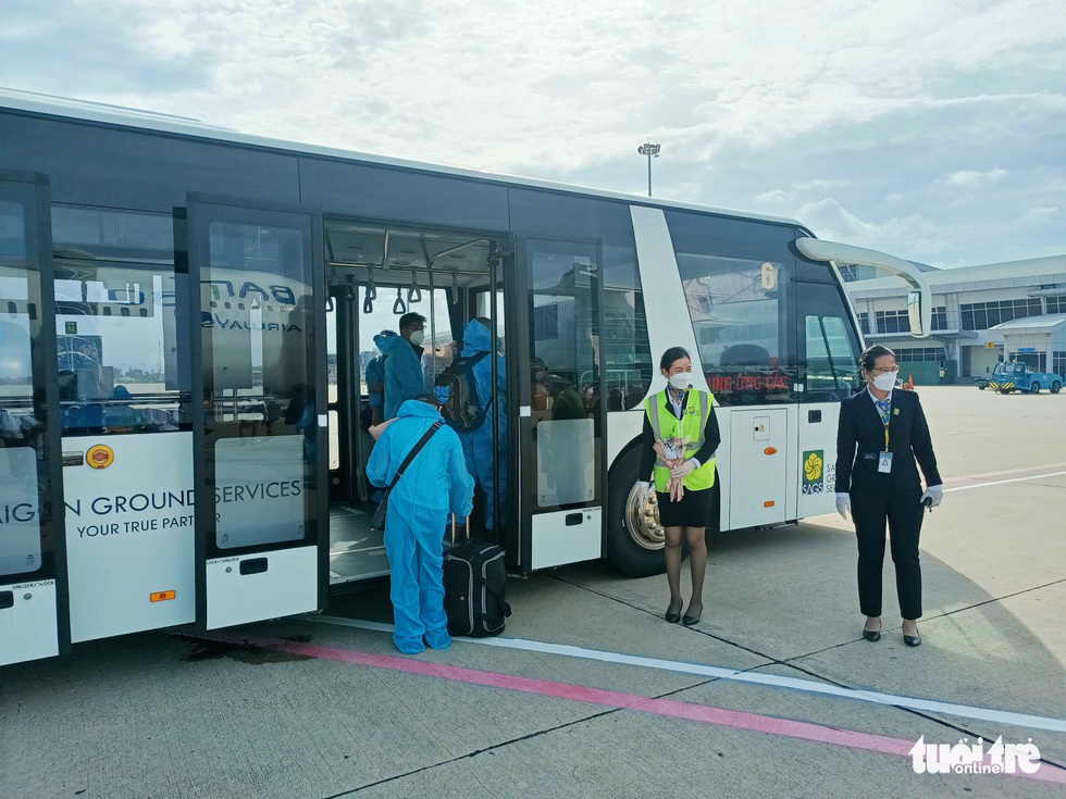Chuyến bay đưa khách quốc tế có hộ chiếu vắc xin đầu tiên đến Khánh Hòa - Ảnh 5. Chuyến bay đưa khách quốc tế có hộ chiếu vắc xin đầu tiên đến Khánh Hòa - Ảnh 5.