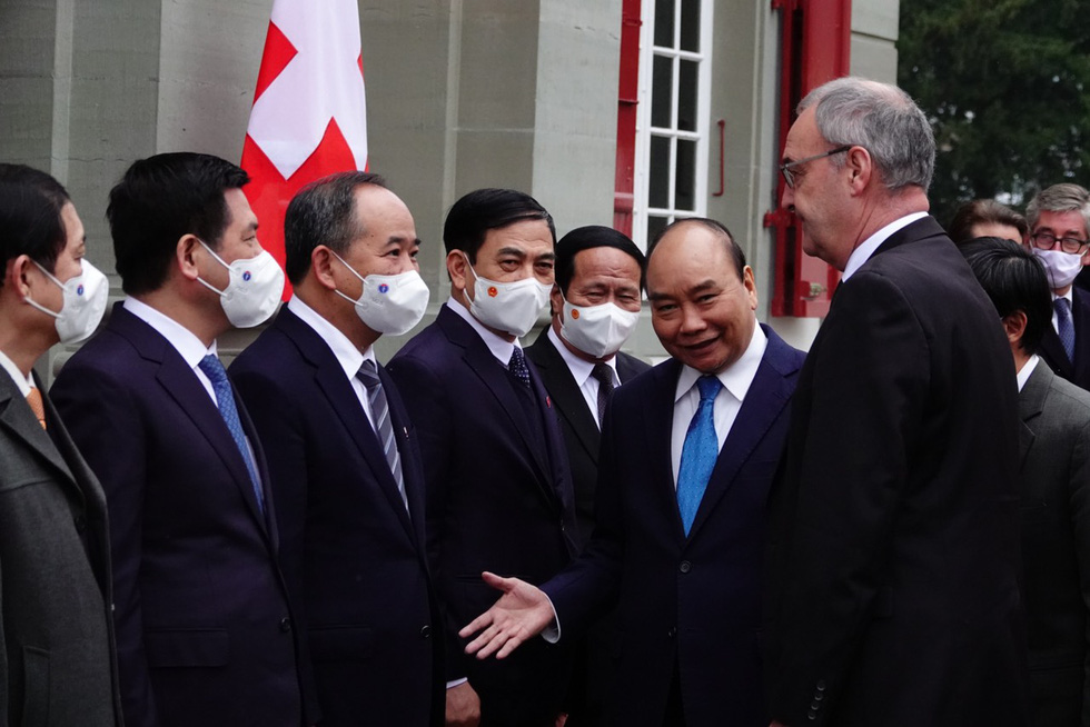 Tổng thống Thụy Sĩ tổ chức lễ đón Chủ tịch nước Nguyễn Xuân Phúc - Ảnh 6.