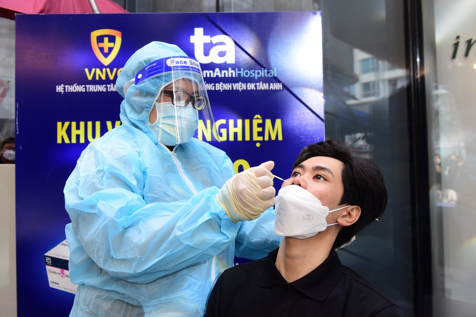 Thí sinh nổi lửa mở đầu Ngày của phở - Ảnh 6. Thí sinh nổi lửa mở đầu Ngày của phở - Ảnh 6.